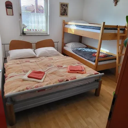 Apartma Ob Krki * Straza